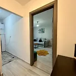Londof Apartments- New Center