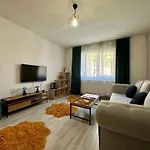 Londof Apartments- New Center