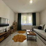 Londof Apartments- New Center