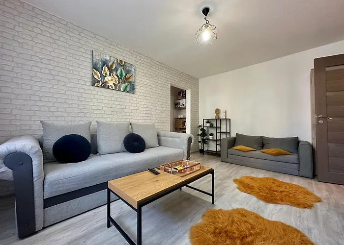 Londof Apartments- New Center