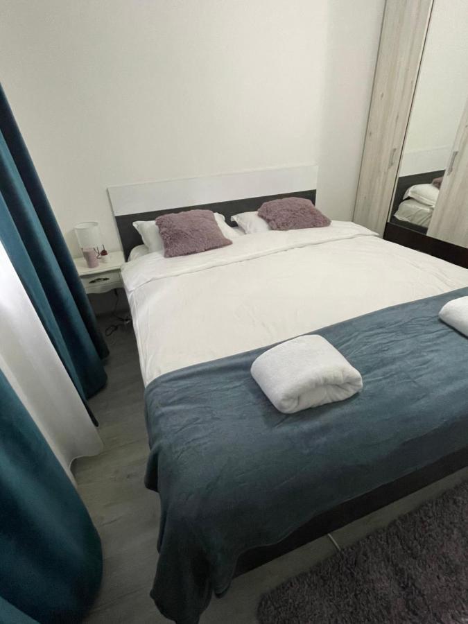 Apartment Londof Apartments- New Center *