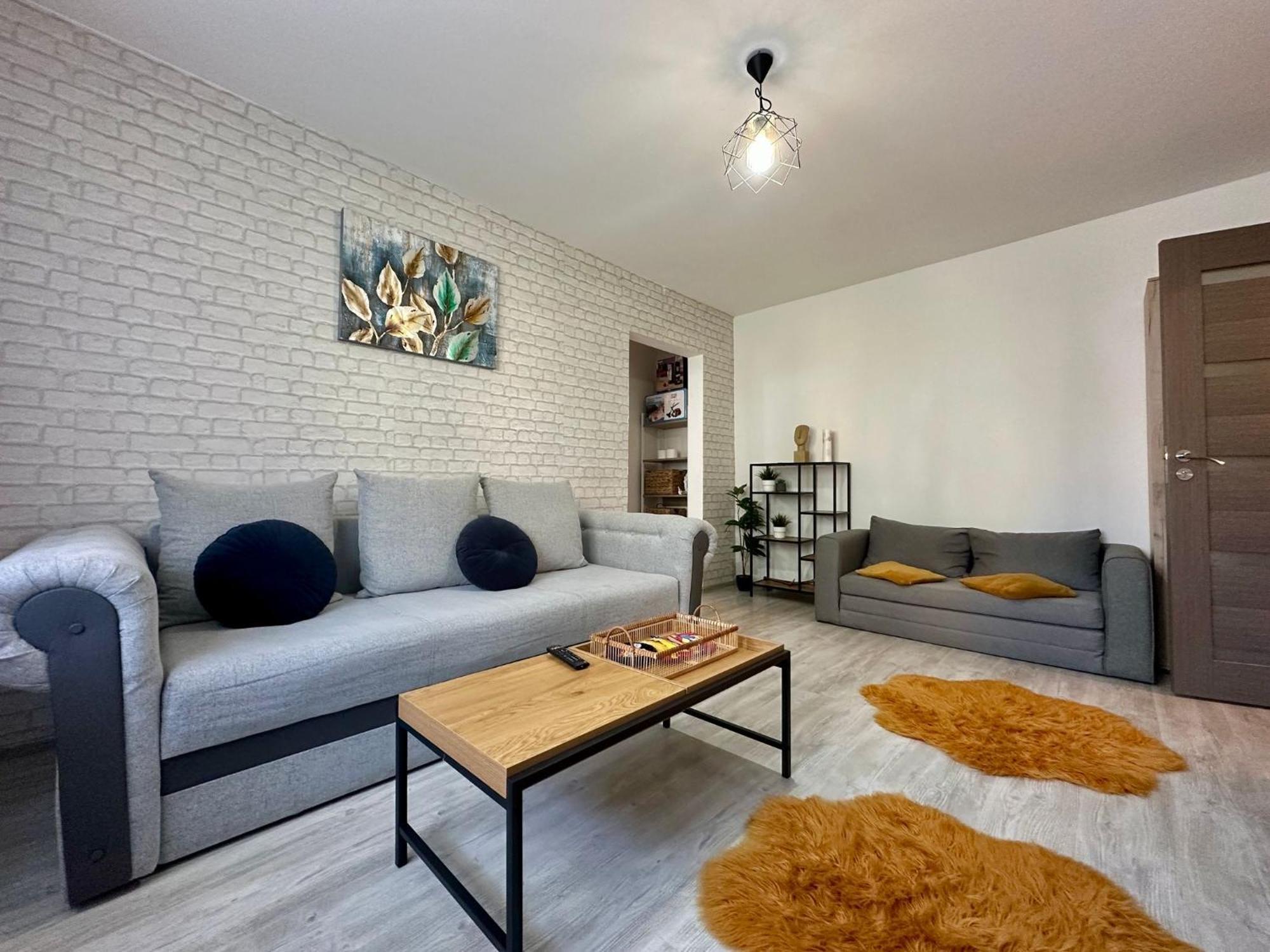 Londof Apartments- New Center *