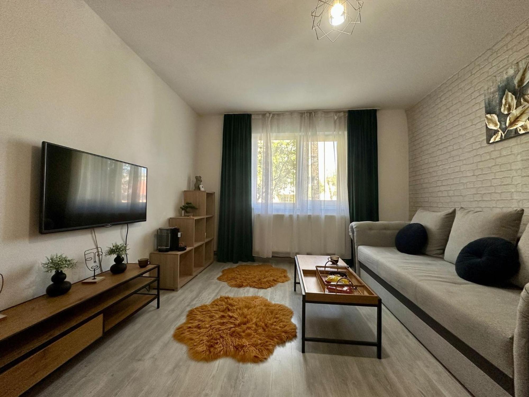 Apartment Londof Apartments- New Center